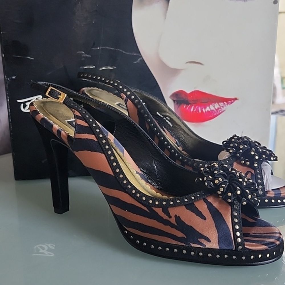Beverly Feldman Satin Slingback Peep Toe Heels Whimsigoth Witchy Size 8 New